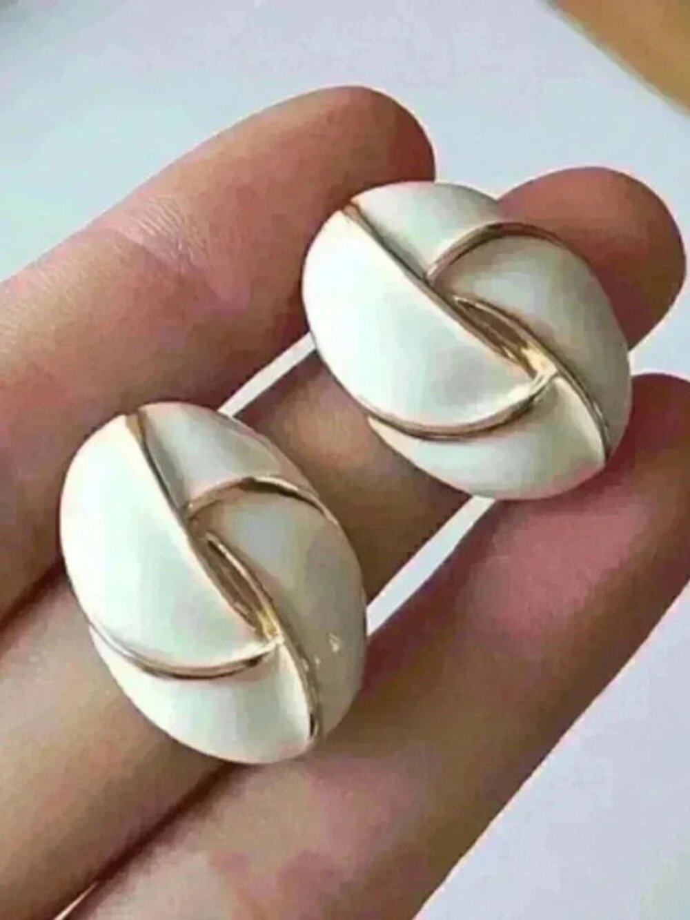 New Chic White Oval Stud Earrings